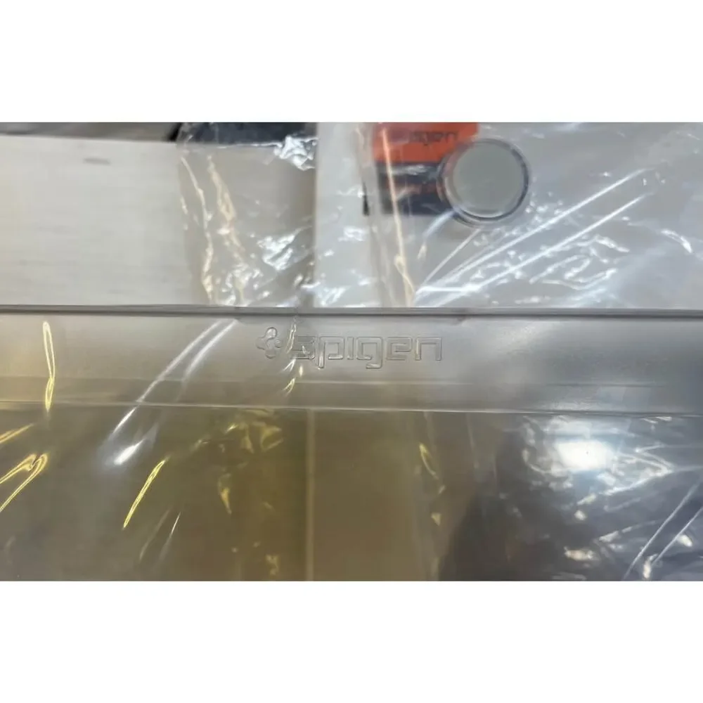 Spigen MacBook Pro 16-inch Case Crystal Clear Thin Fit -New- ACS04210